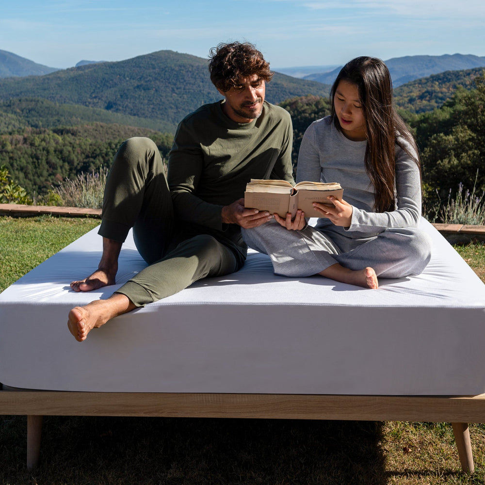 B-Sensible NaturZinc Fitted Mattress Protector